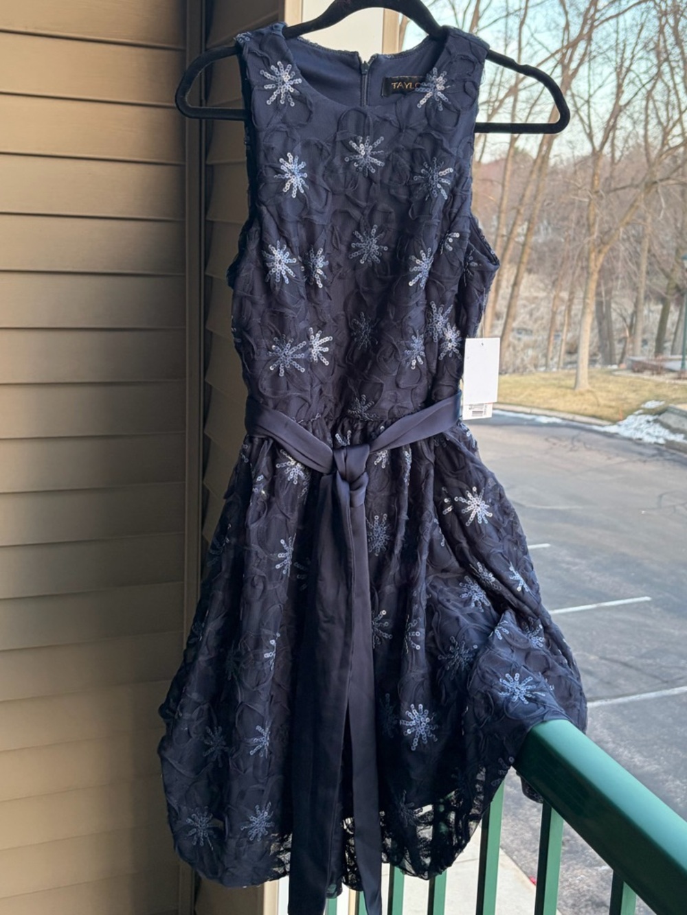 🆕🫐Taylor Navy Blue Floral Sequin Cocktail Dress Fit & Flare Party Dress Size 10 - Picture 4 of 17